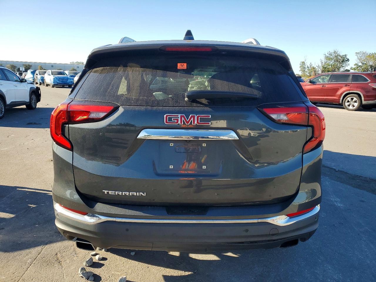 2018 GMC TERRAIN SLT photo 11