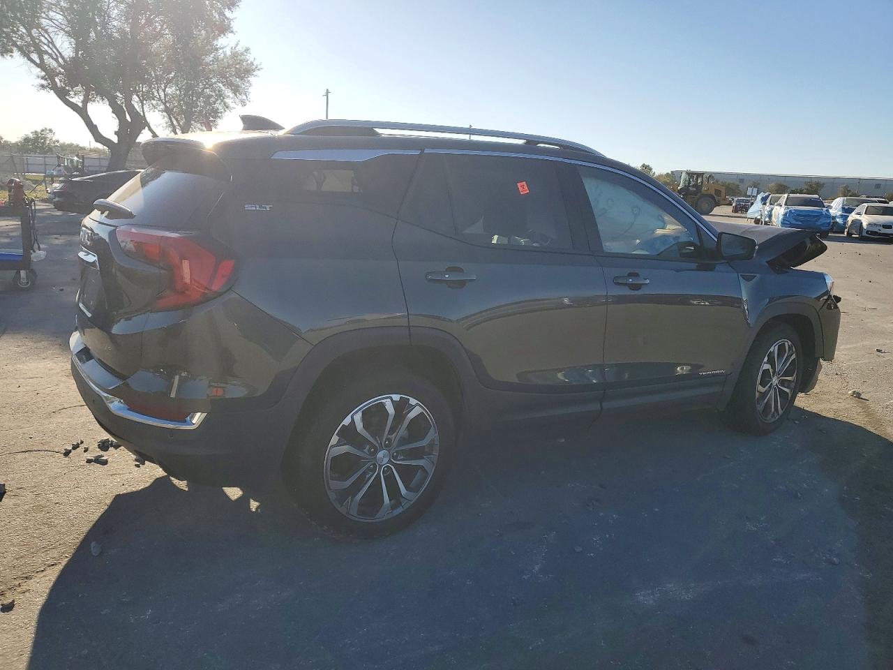 2018 GMC TERRAIN SLT photo 5