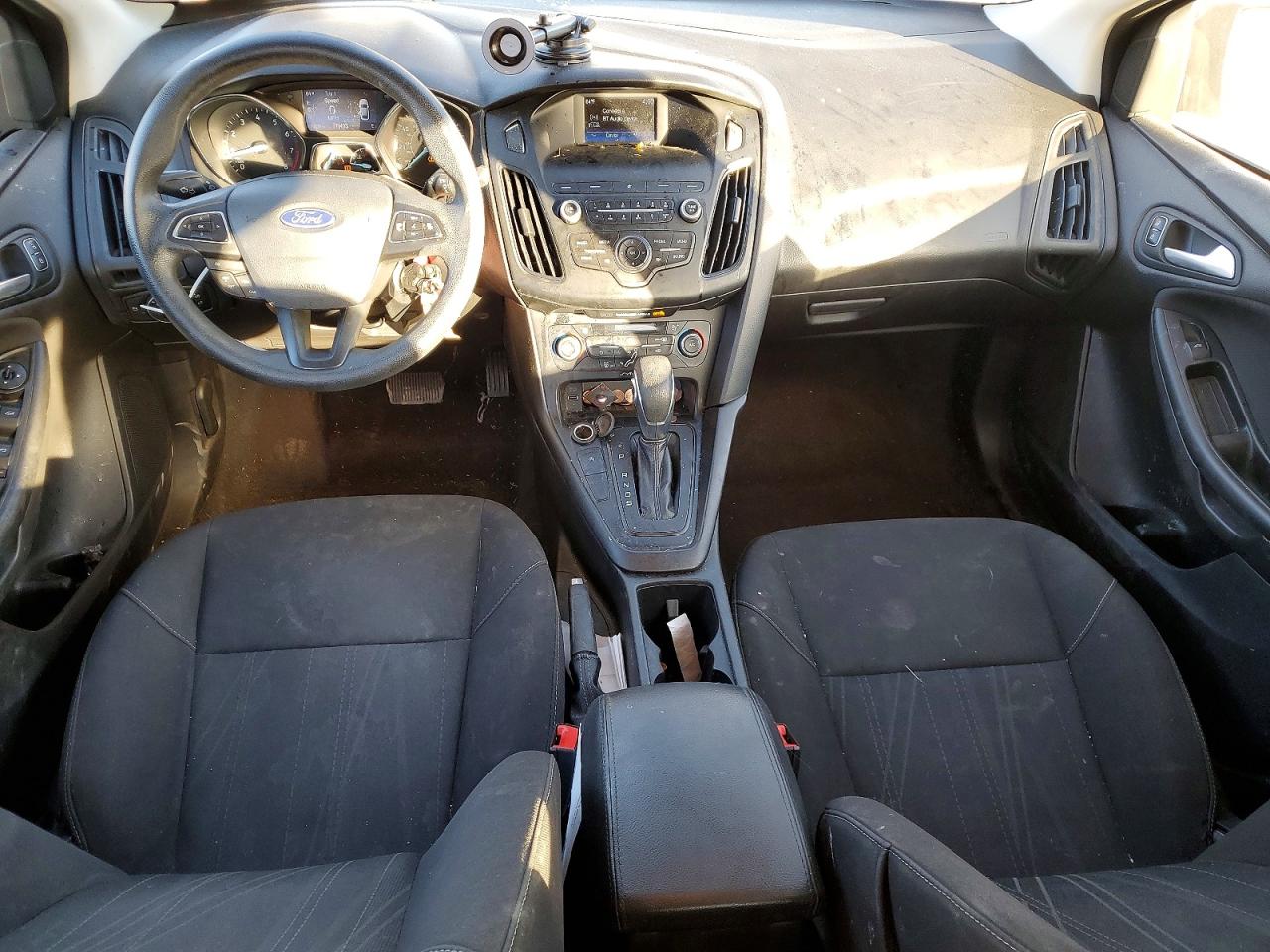2018 FORD FOCUS SE photo 15