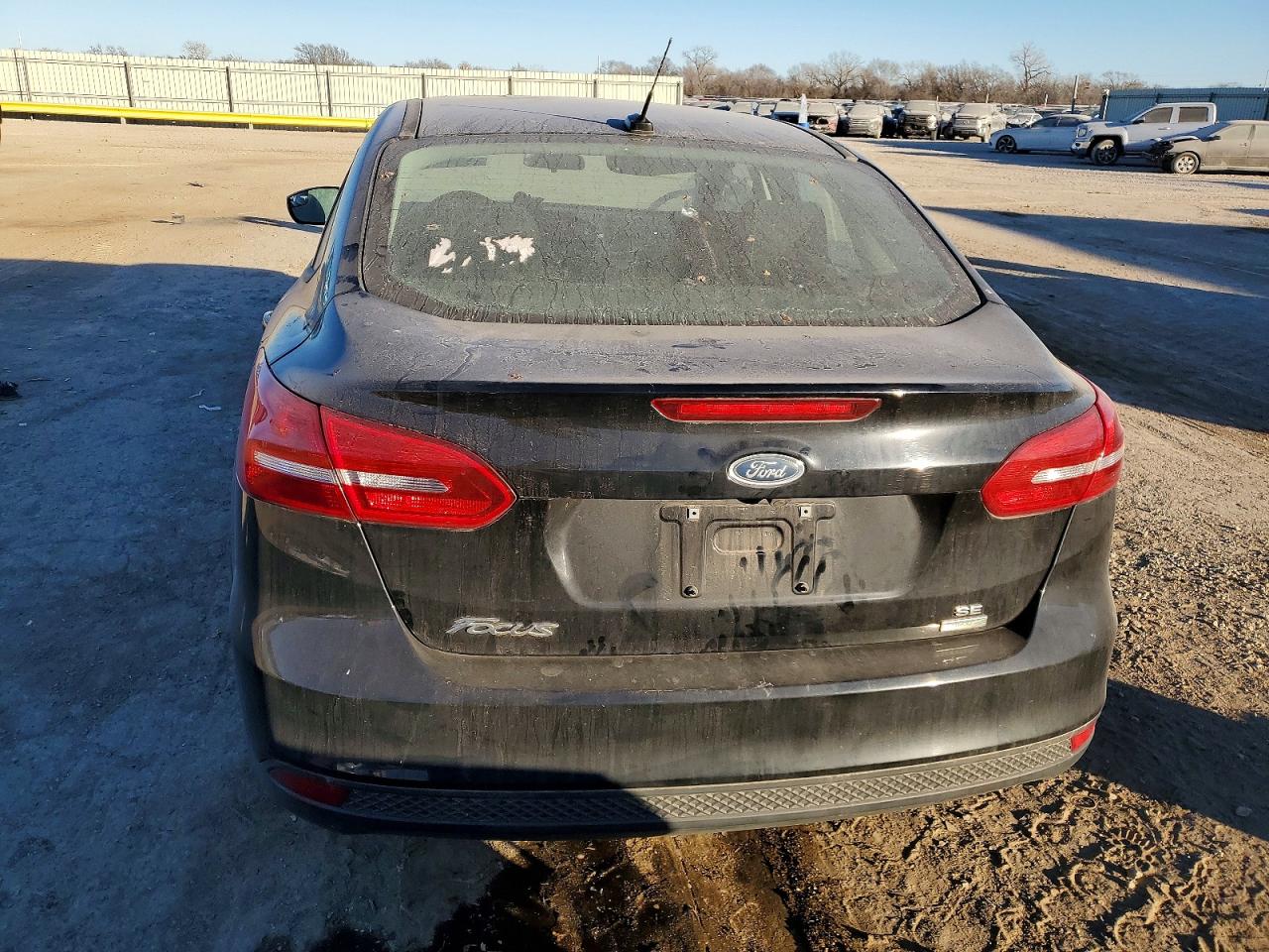 2018 FORD FOCUS SE photo 11