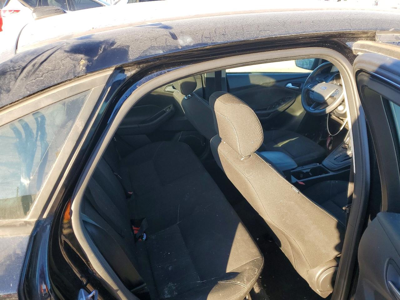 2018 FORD FOCUS SE photo 19