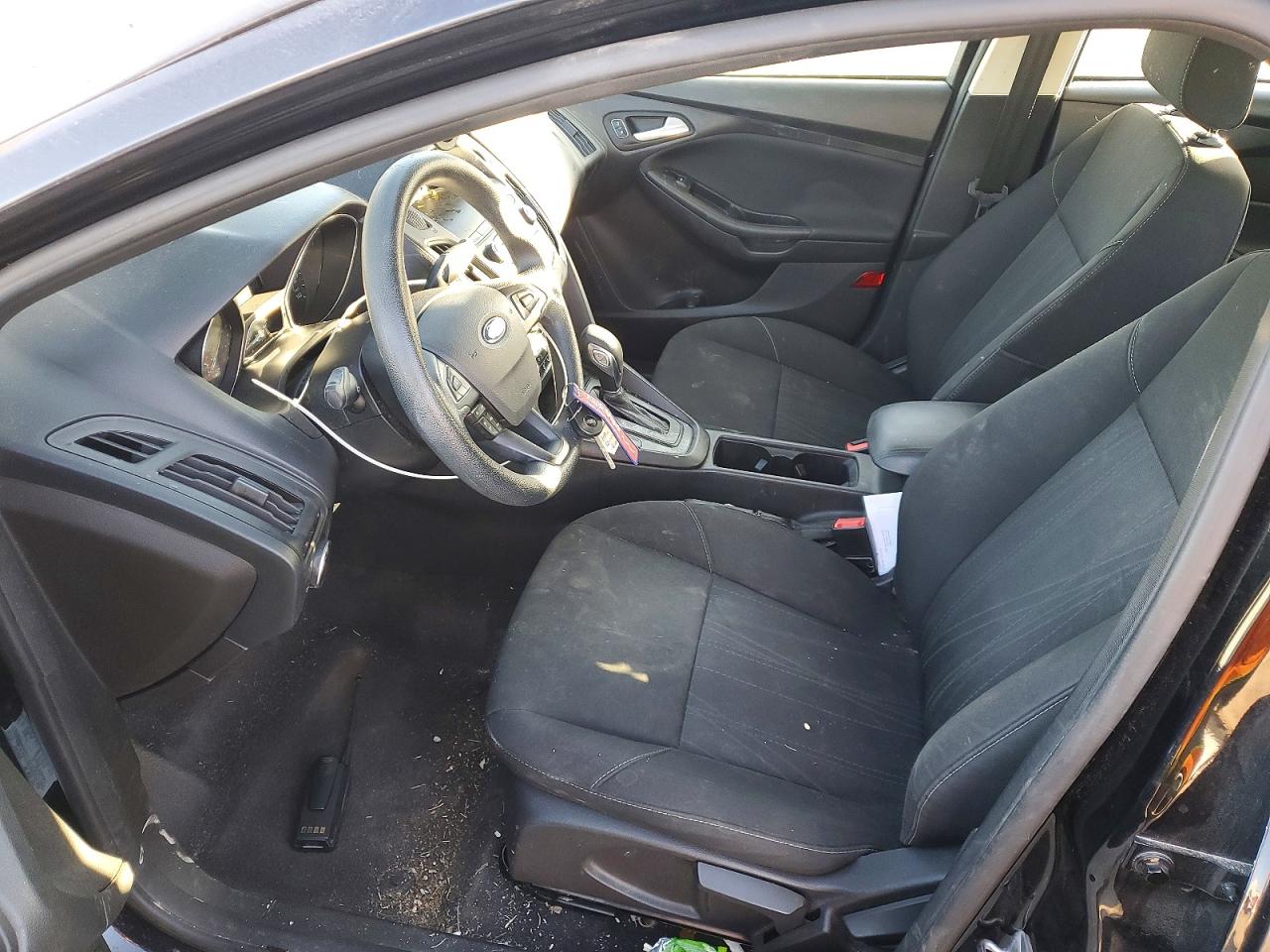 2018 FORD FOCUS SE photo 13