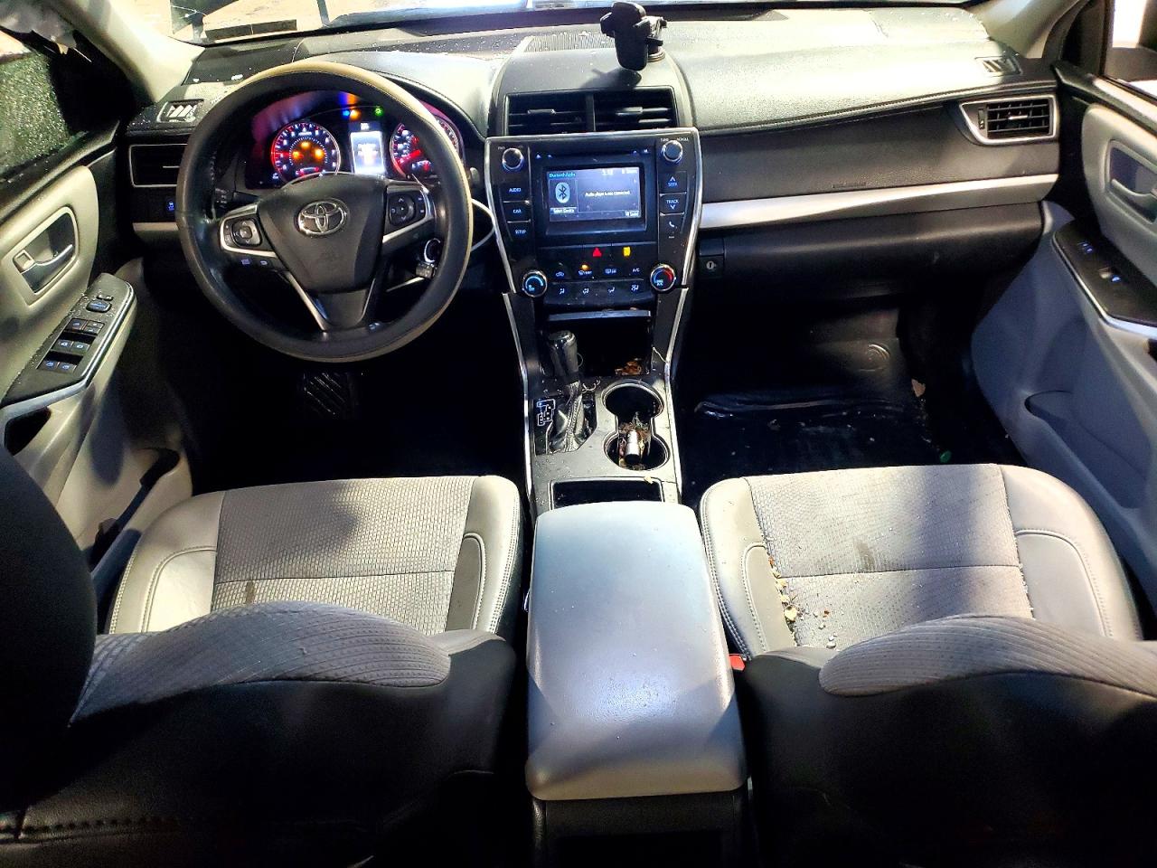 2016 TOYOTA CAMRY LE photo 8