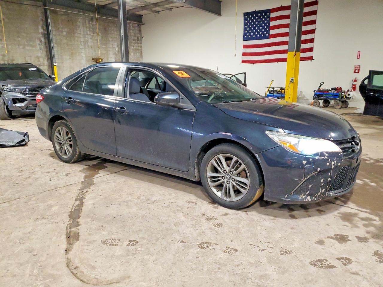 2016 TOYOTA CAMRY LE photo 4