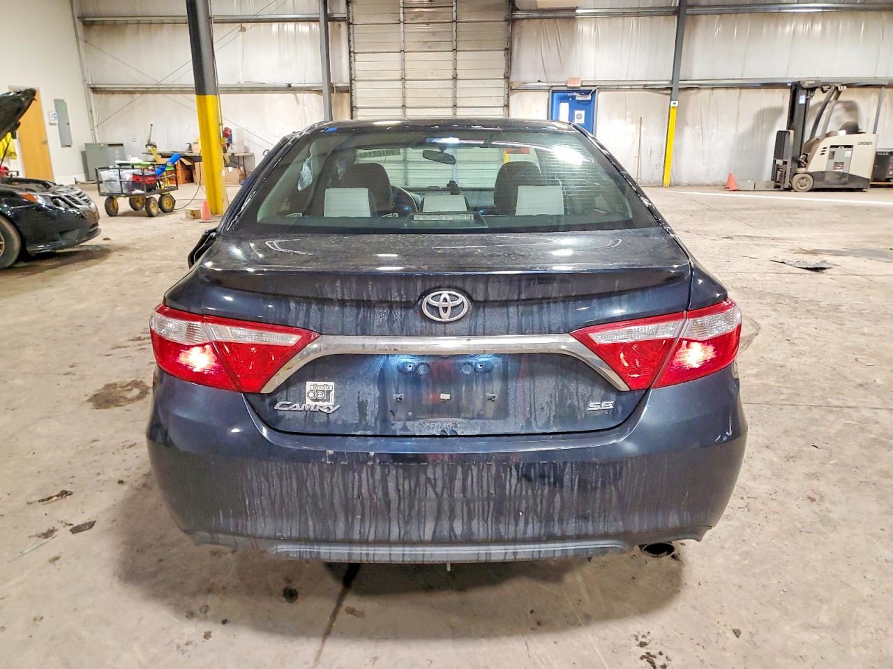 2016 TOYOTA CAMRY LE photo 6