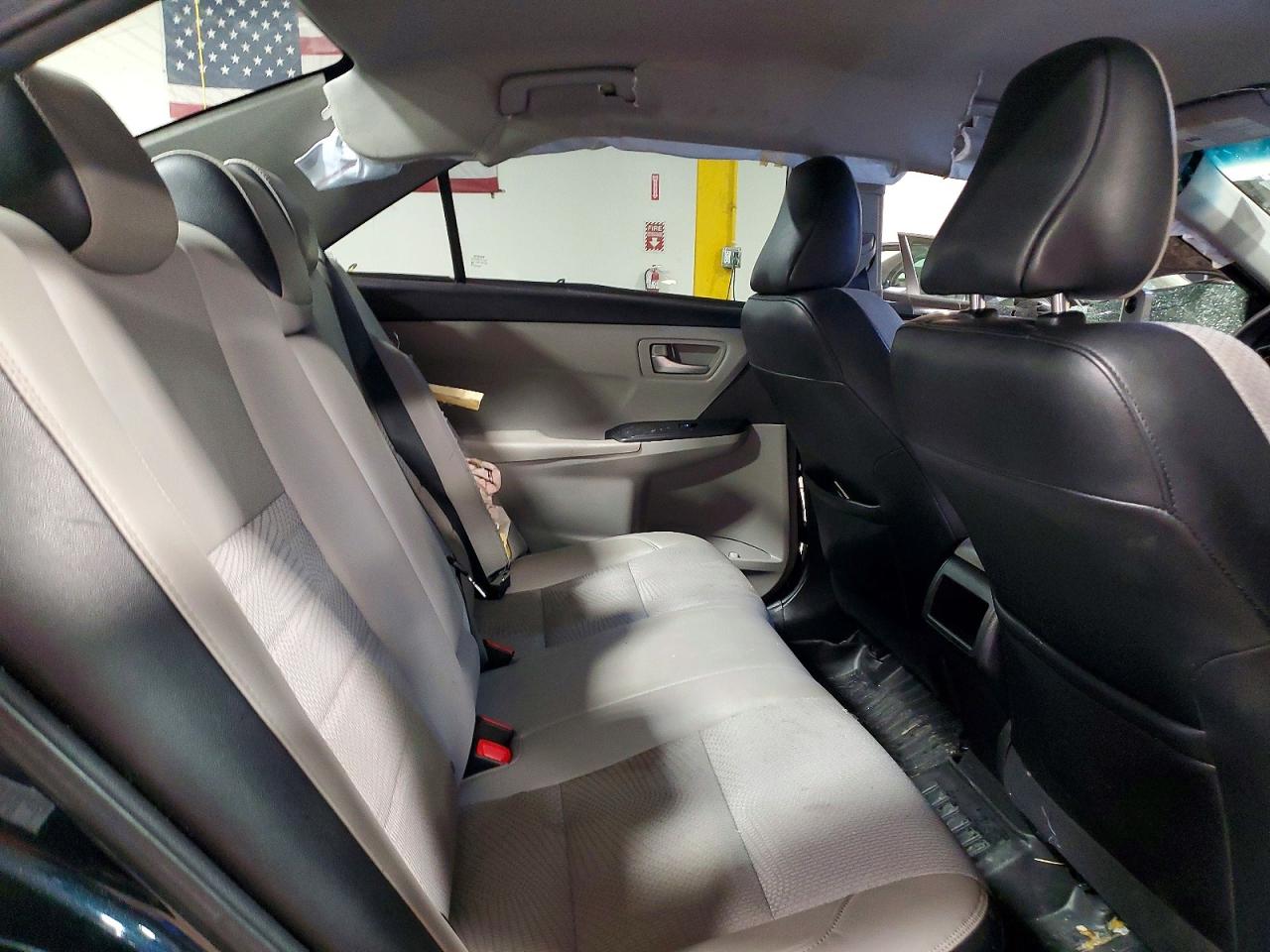 2016 TOYOTA CAMRY LE photo 10