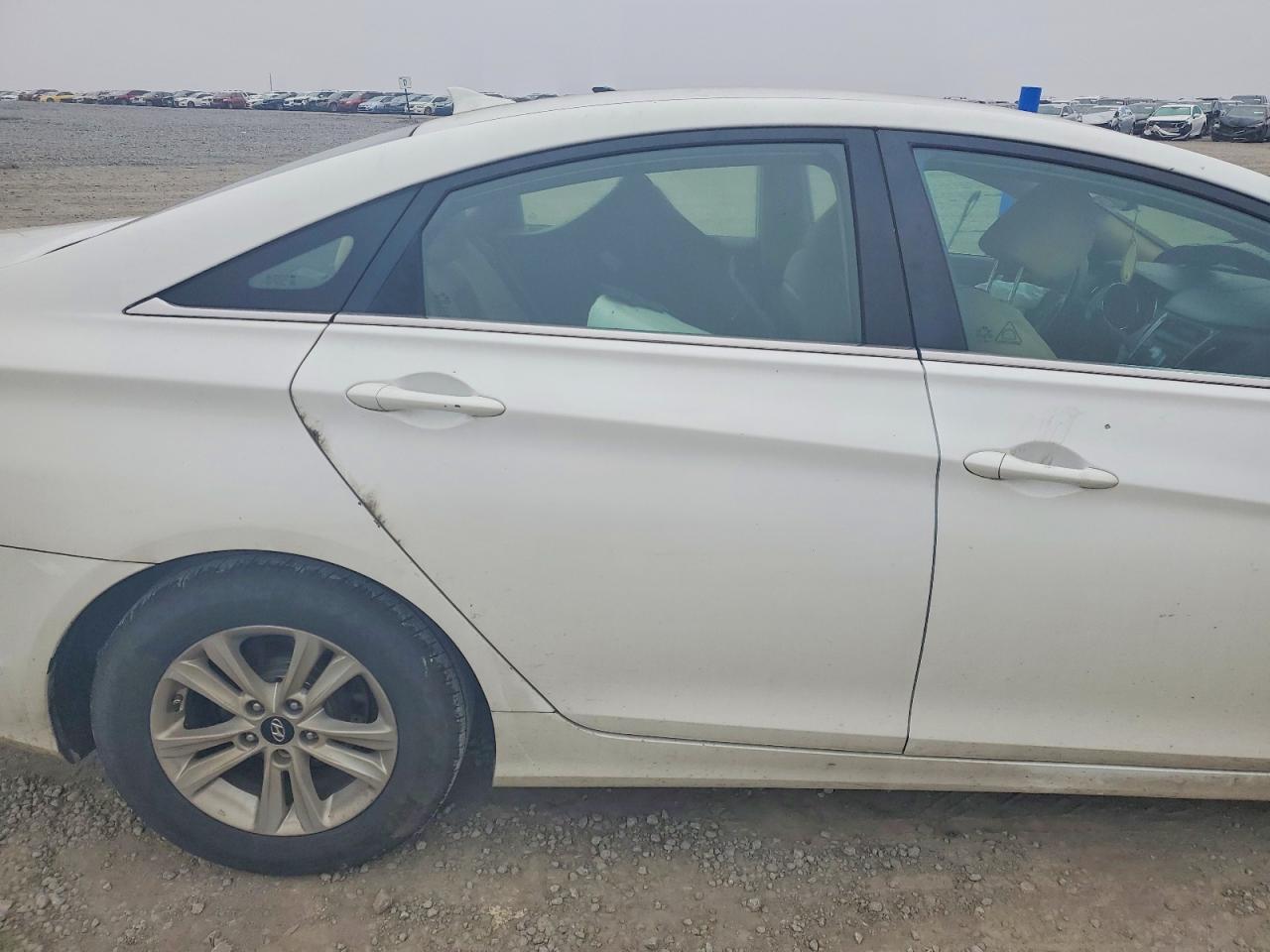 2013 HYUNDAI SONATA GLS photo 10