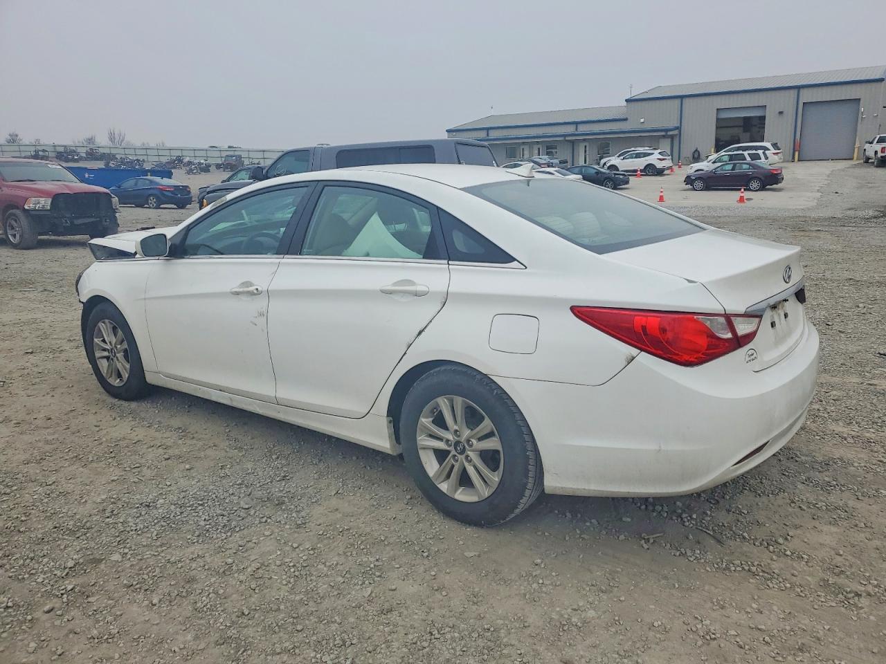 2013 HYUNDAI SONATA GLS photo 2