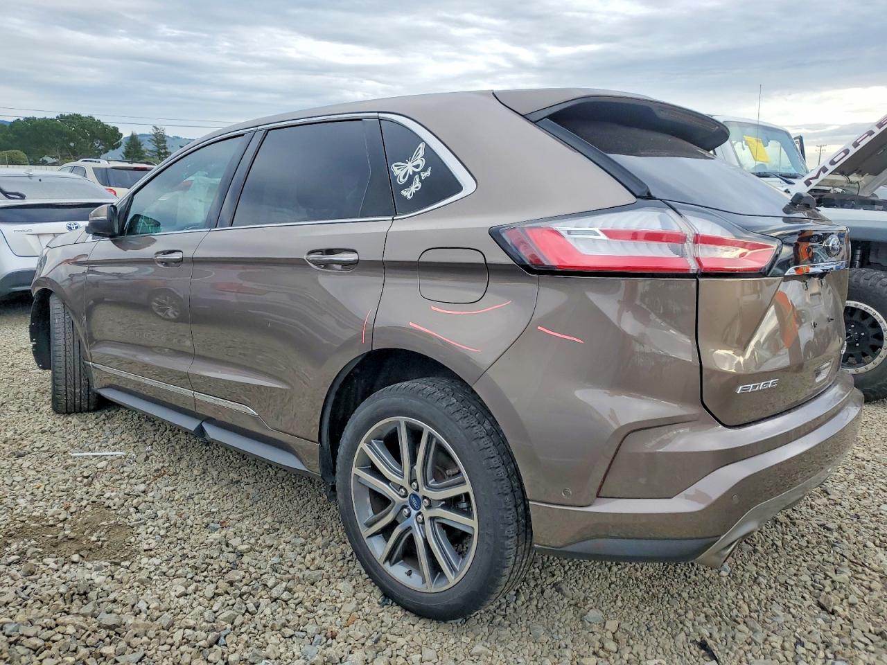 2019 FORD EDGE TITANIUM photo 2