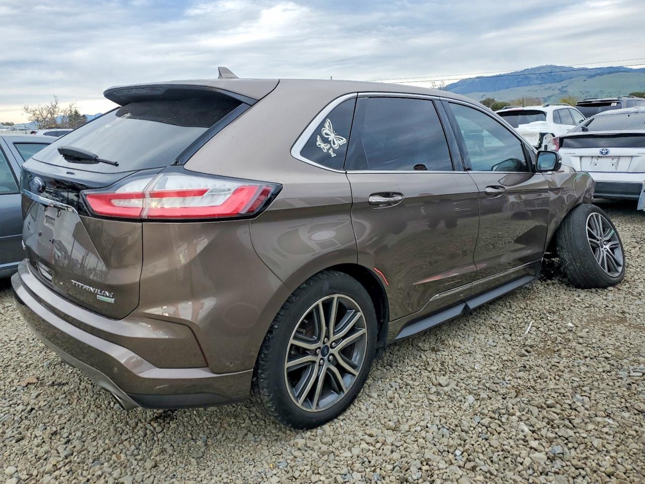 2019 FORD EDGE TITANIUM photo 3