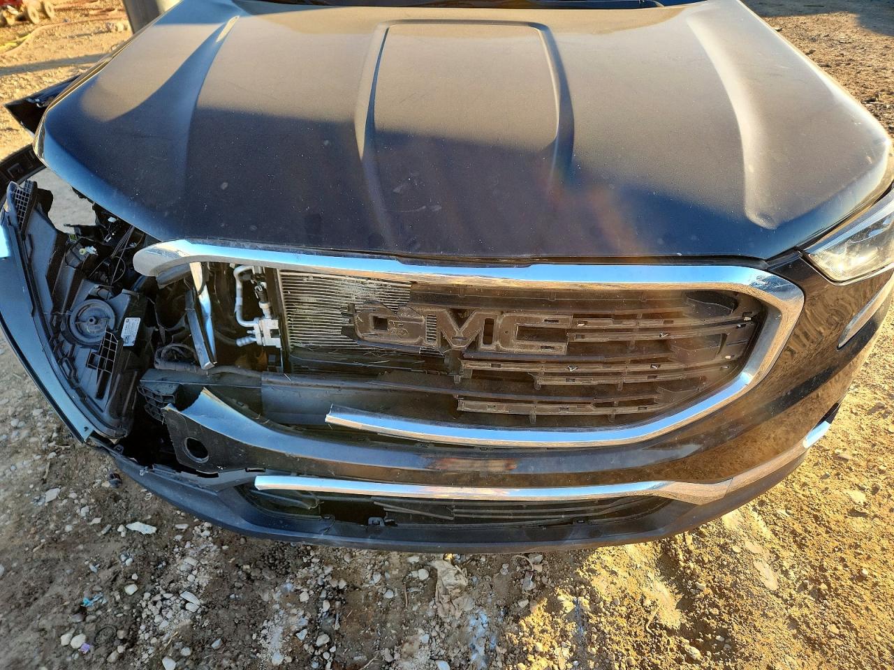 2019 GMC TERRAIN SLT photo 12