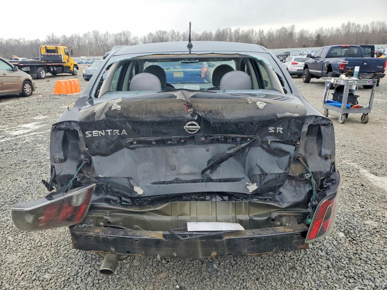 2011 NISSAN SENTRA 2.0 photo 11