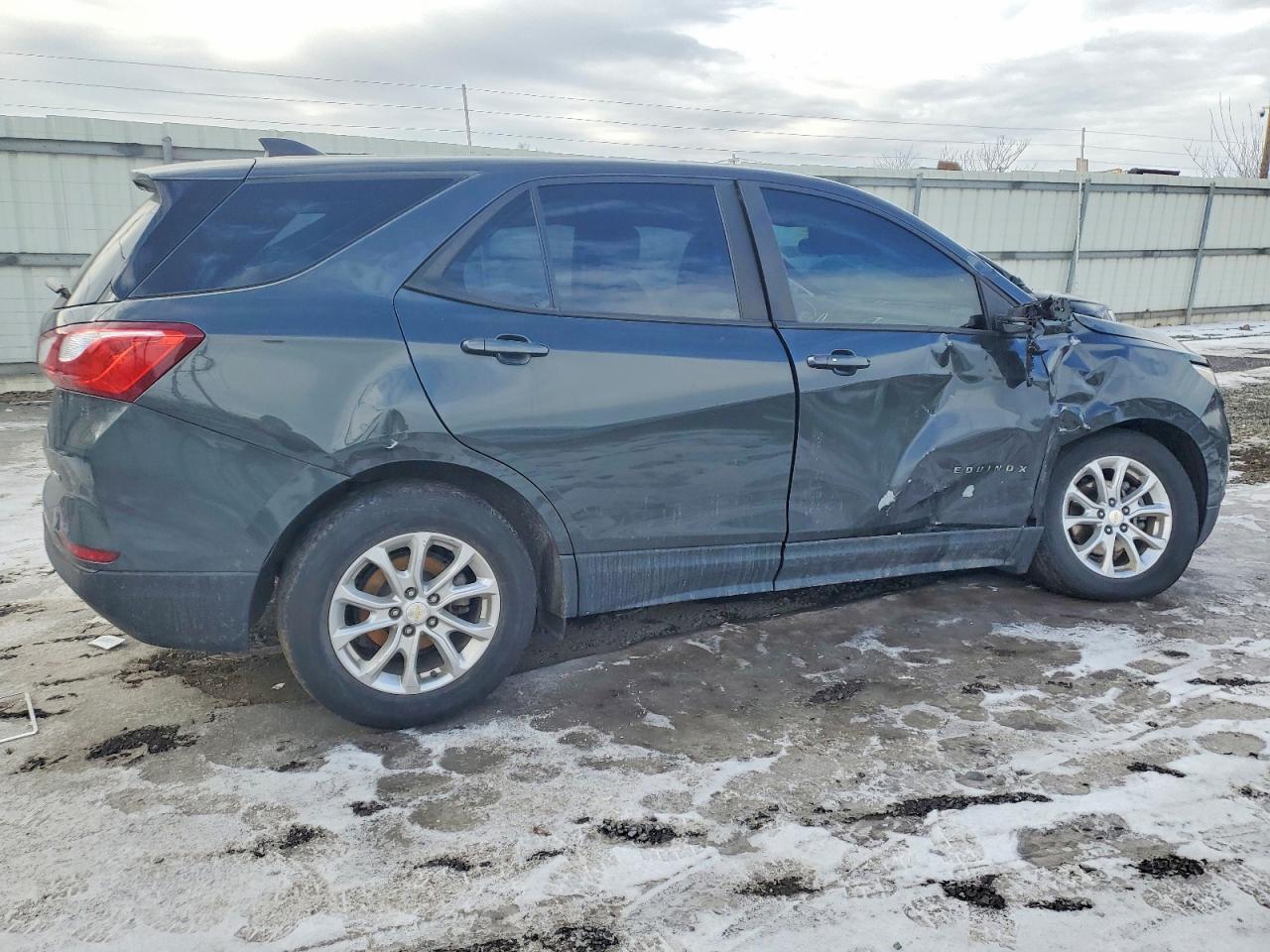 2020 CHEVROLET EQUINOX LS photo 3