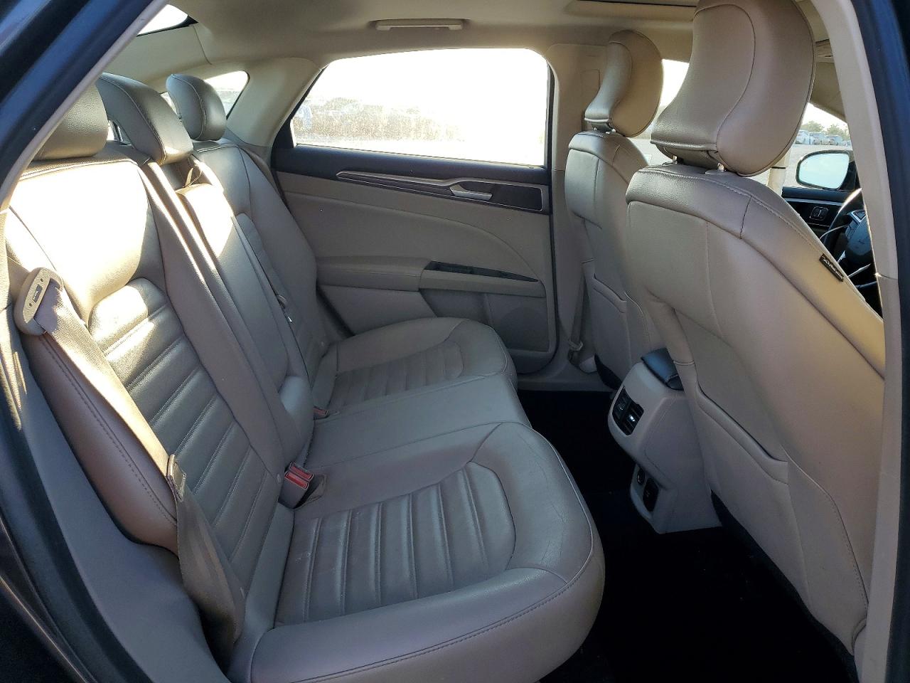 2017 FORD FUSION SE photo 10