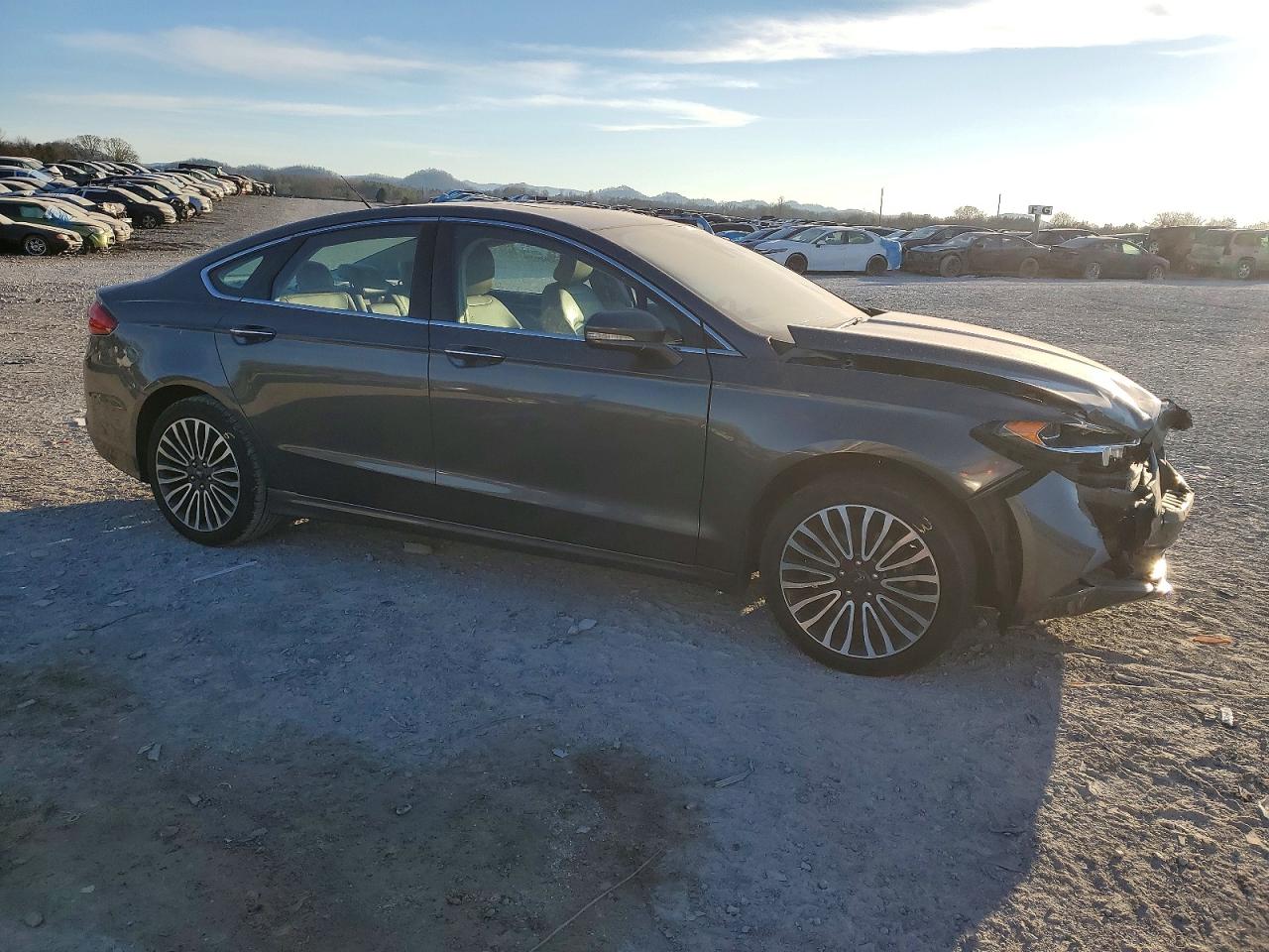 2017 FORD FUSION SE photo 4
