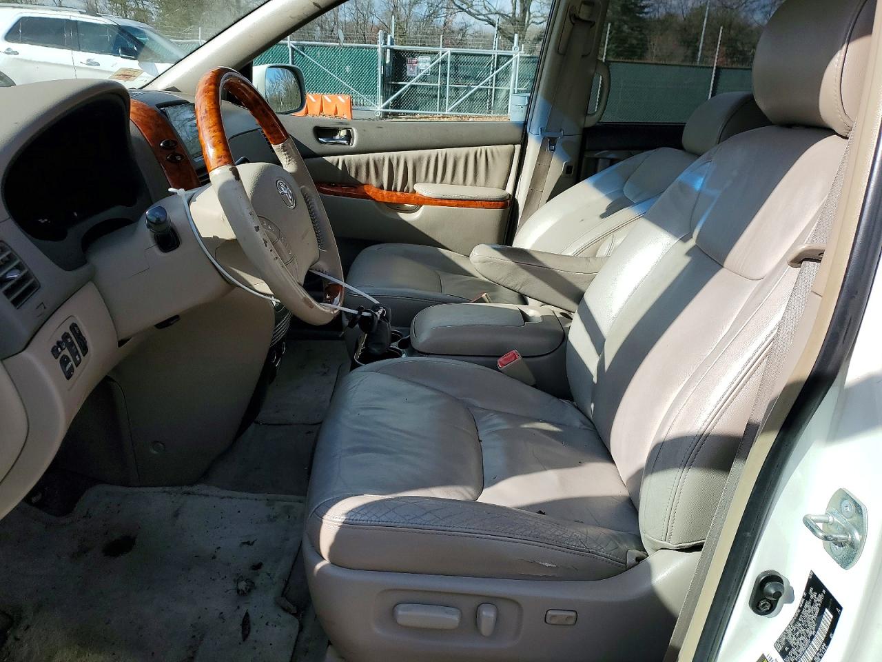 2006 TOYOTA SIENNA XLE photo 13