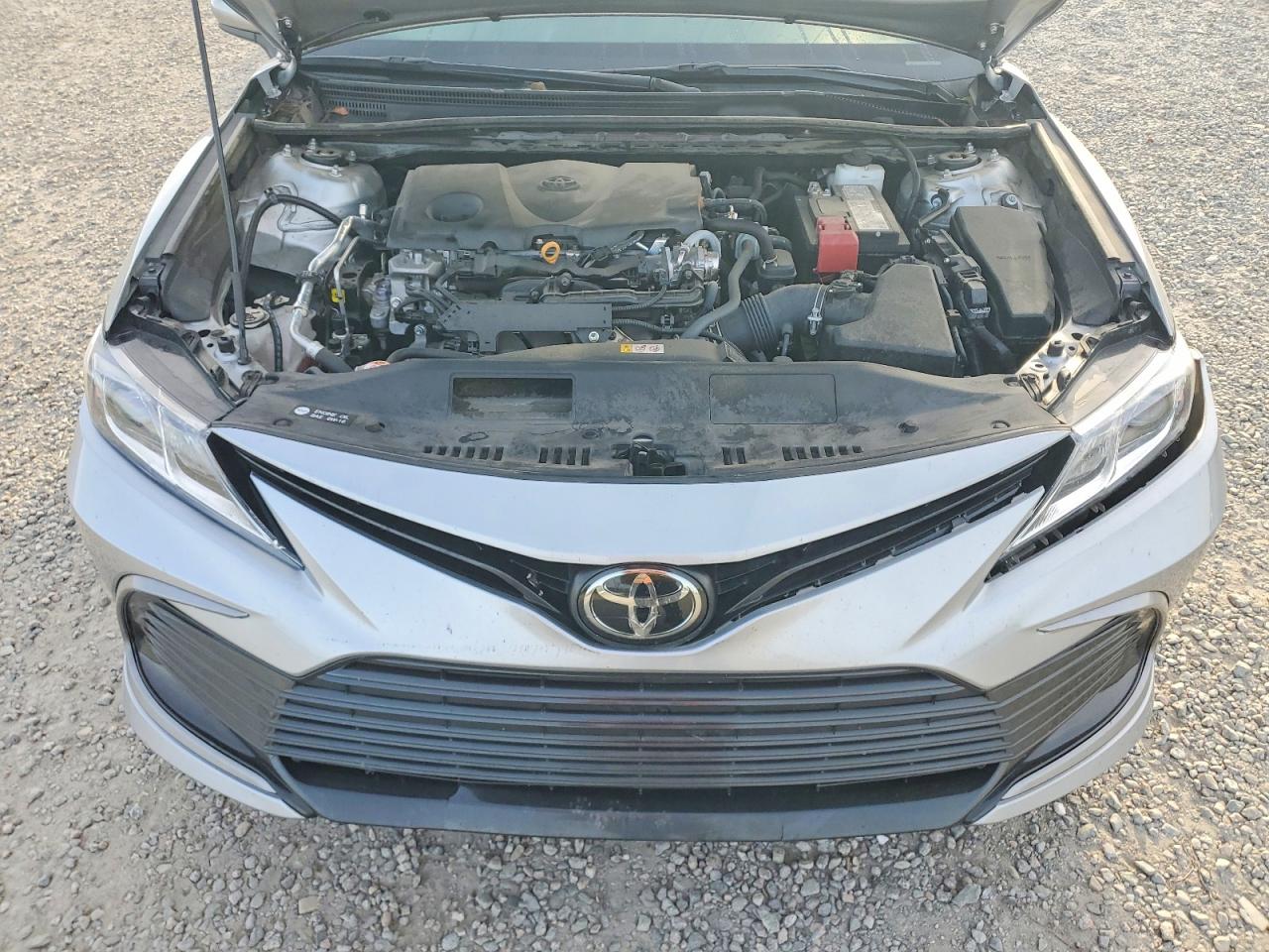 2024 TOYOTA CAMRY LE photo 11