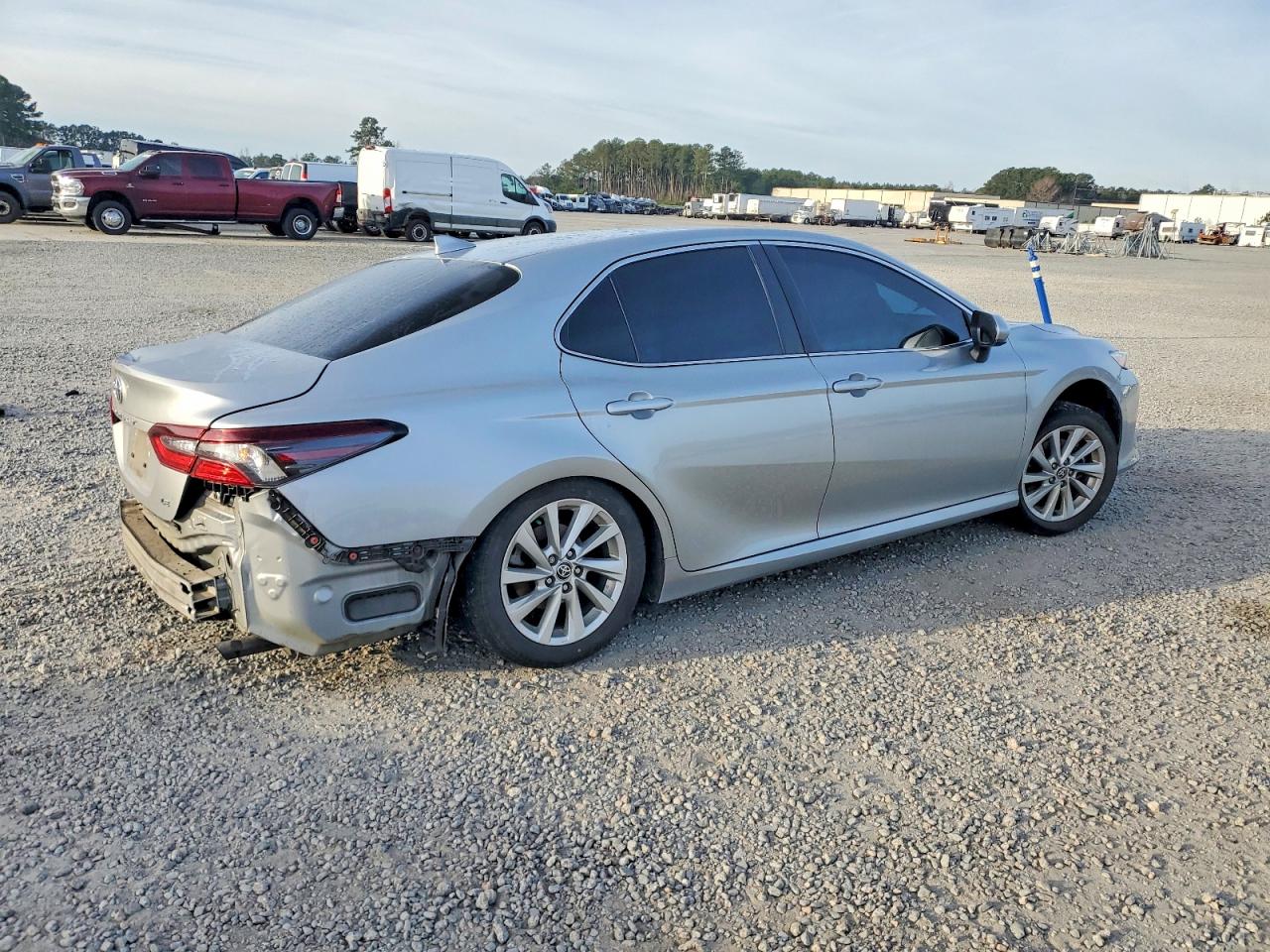 2024 TOYOTA CAMRY LE photo 3