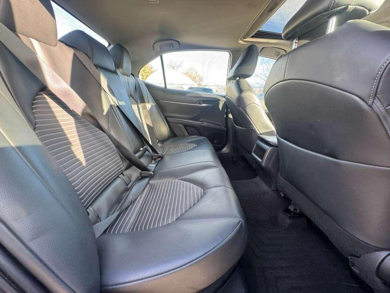 2021 TOYOTA CAMRY SE photo 6