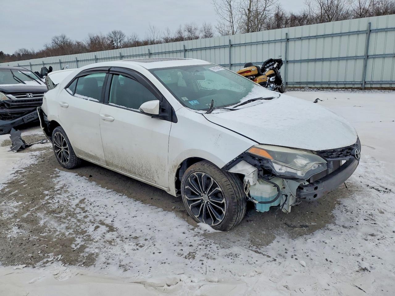 2015 TOYOTA COROLLA L photo 4