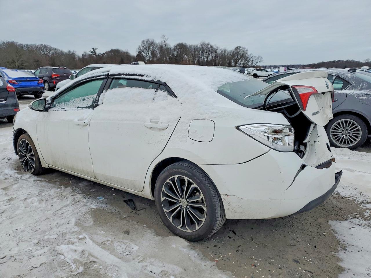 2015 TOYOTA COROLLA L photo 2
