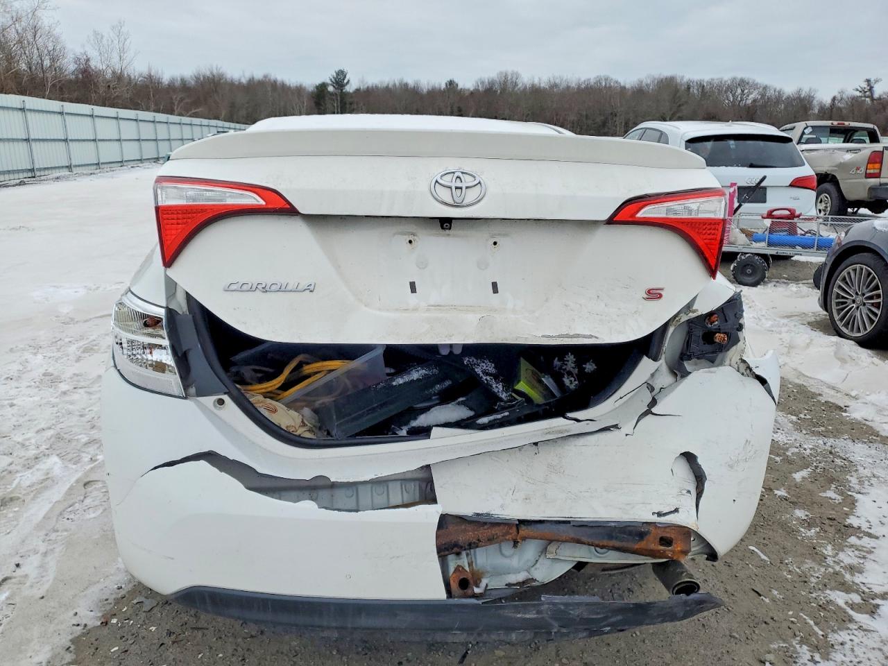 2015 TOYOTA COROLLA L photo 6