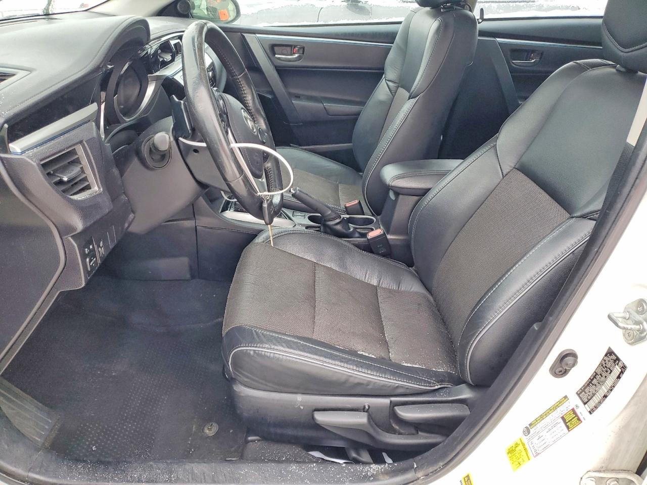 2015 TOYOTA COROLLA L photo 7