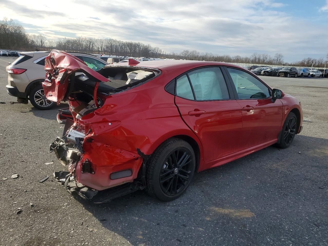 2025 TOYOTA CAMRY XSE photo 3