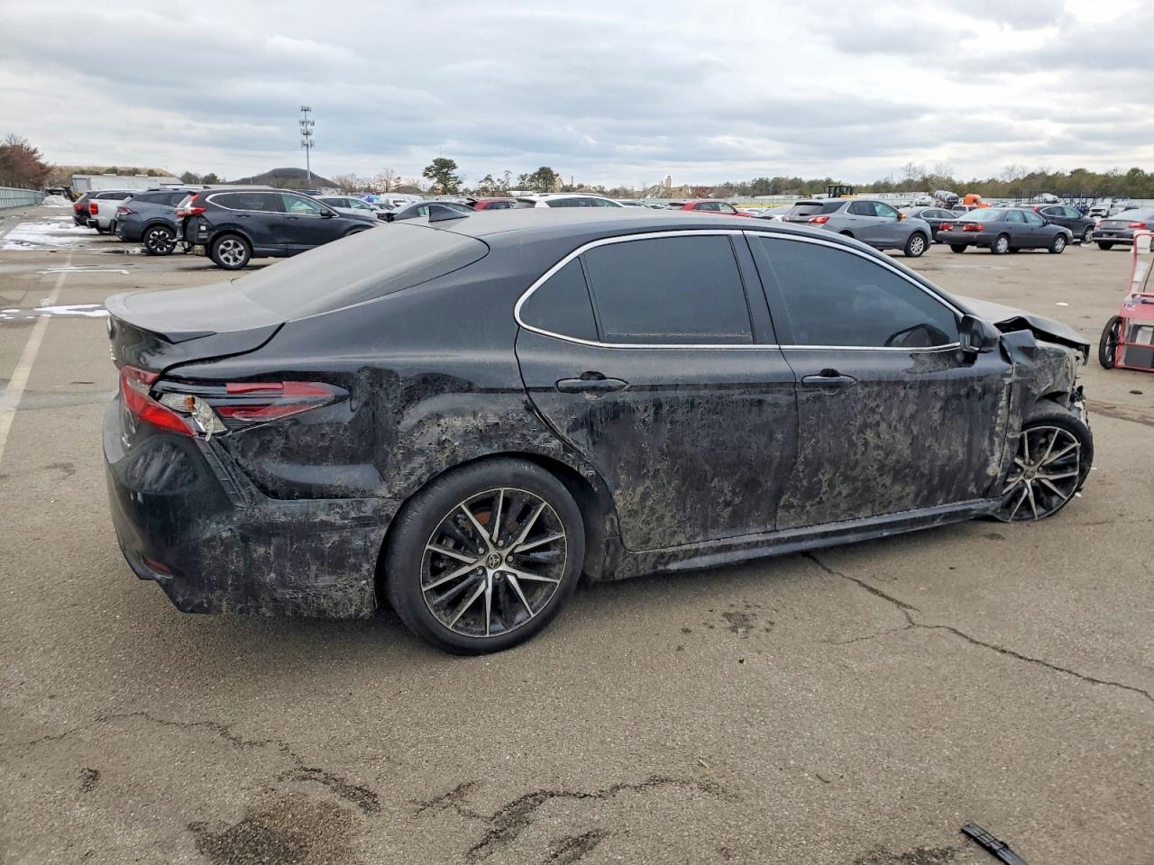 2023 TOYOTA CAMRY SE NIGHT SHADE photo 3