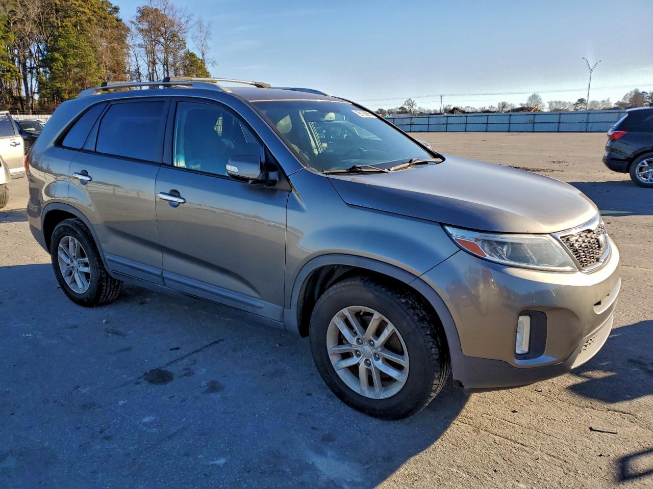 2015 KIA SORENTO LX photo 4