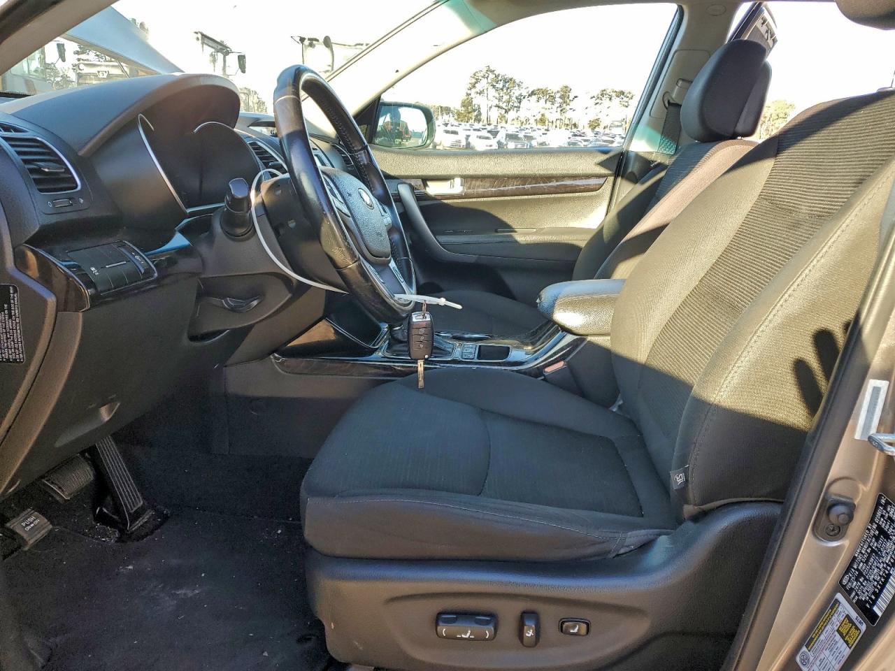2015 KIA SORENTO LX photo 7