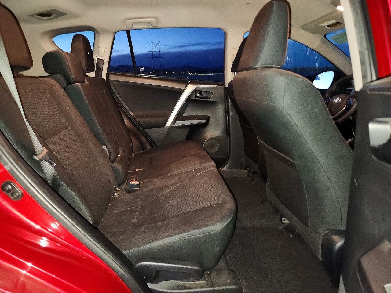 2018 TOYOTA RAV4 LE photo 11