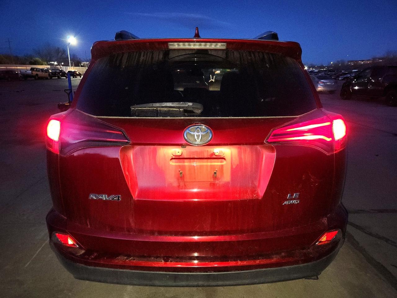 2018 TOYOTA RAV4 LE photo 6