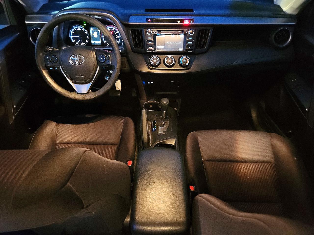 2018 TOYOTA RAV4 LE photo 8