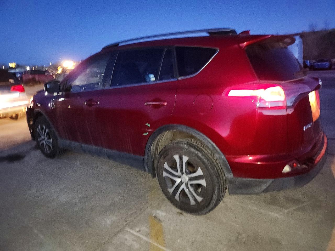 2018 TOYOTA RAV4 LE photo 2