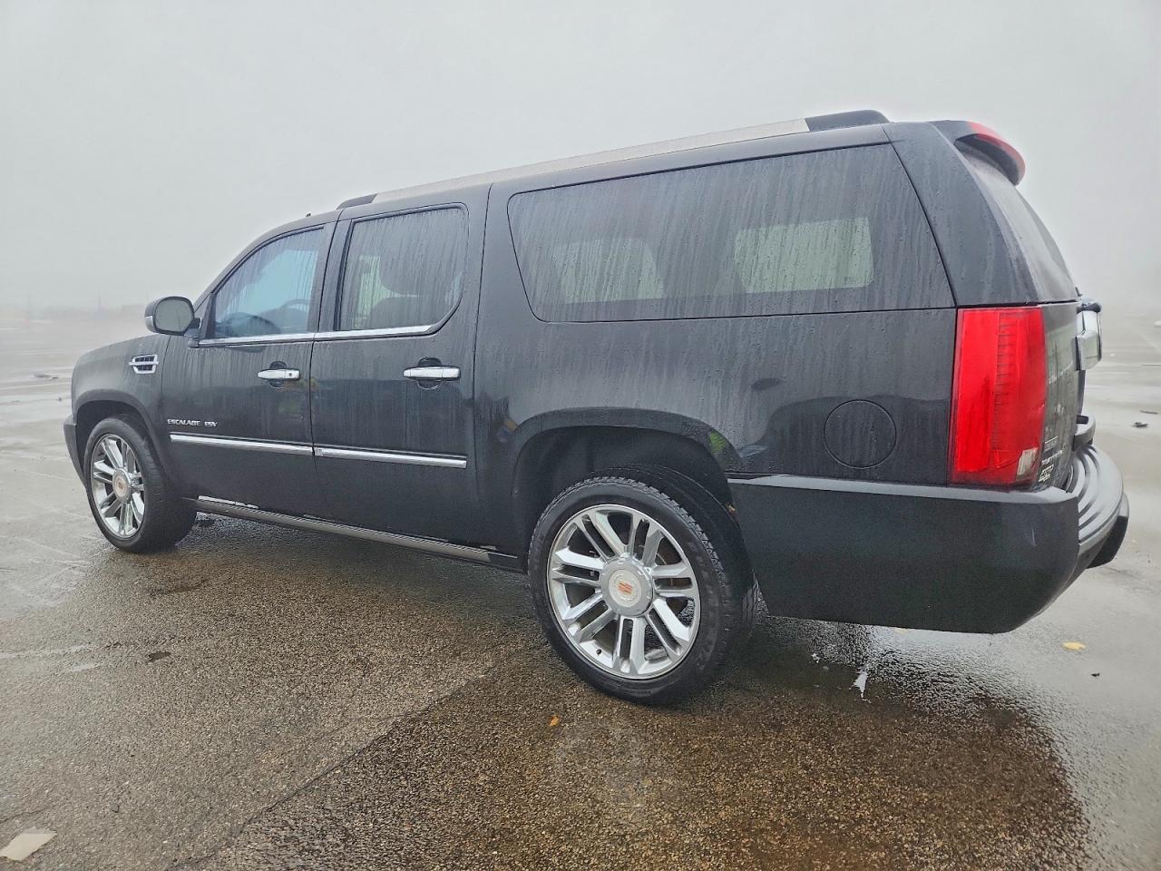 2012 CADILLAC ESCALADE ESV PLATINUM photo 2