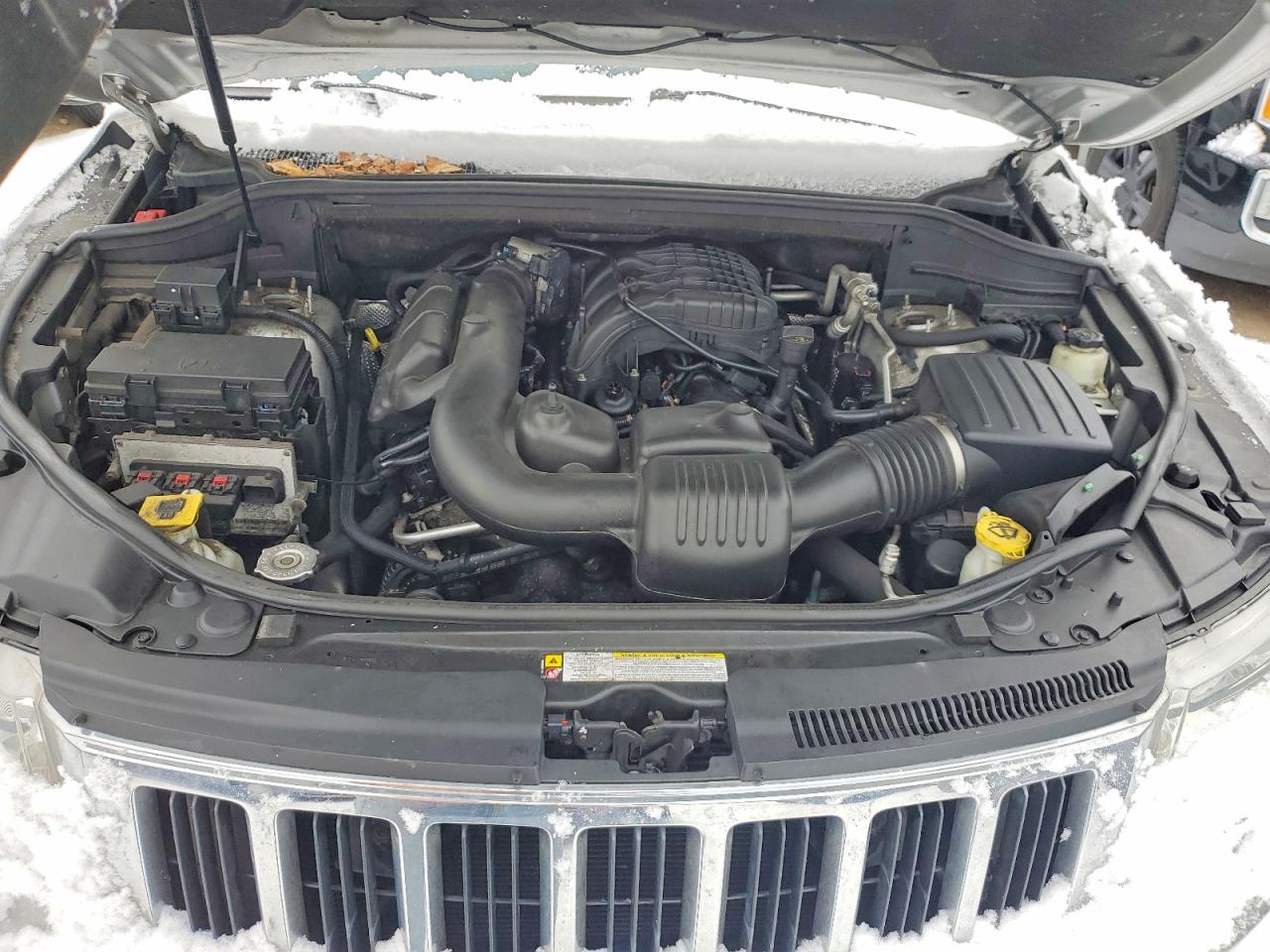 2011 JEEP GRAND CHEROKEE LAREDO photo 11
