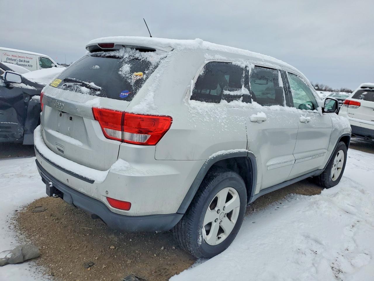 2011 JEEP GRAND CHEROKEE LAREDO photo 3