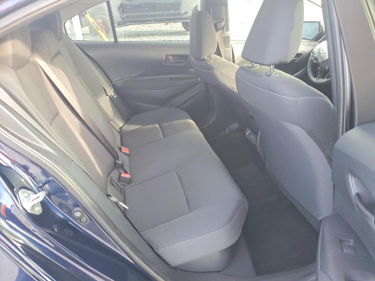 2025 TOYOTA COROLLA LE photo 10