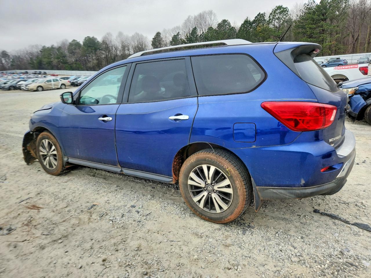 2017 NISSAN PATHFINDER S photo 2
