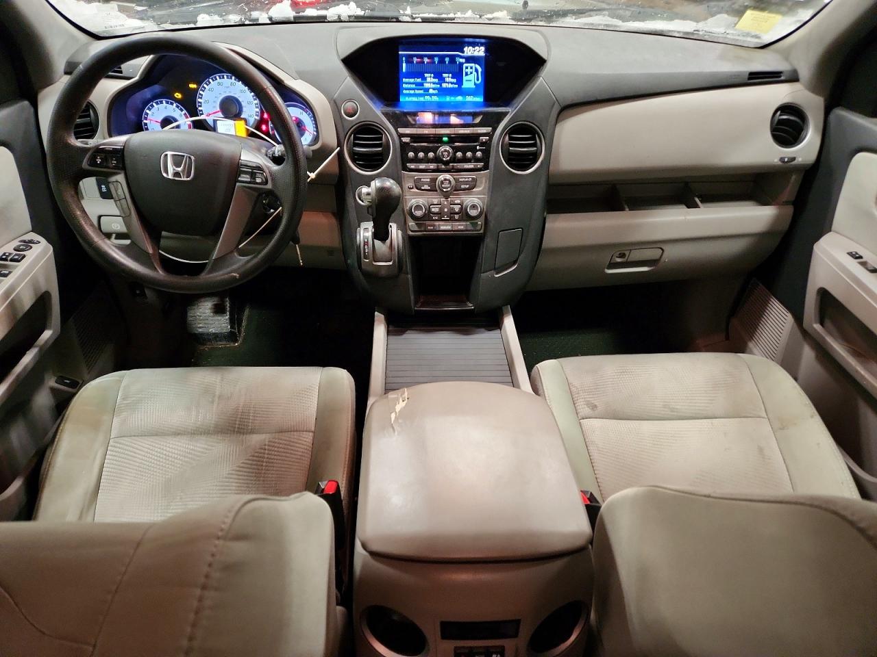 2015 HONDA PILOT LX photo 8