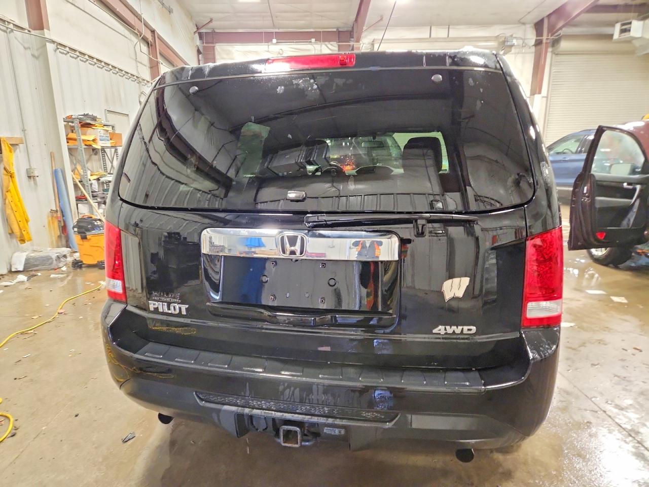 2015 HONDA PILOT LX photo 6