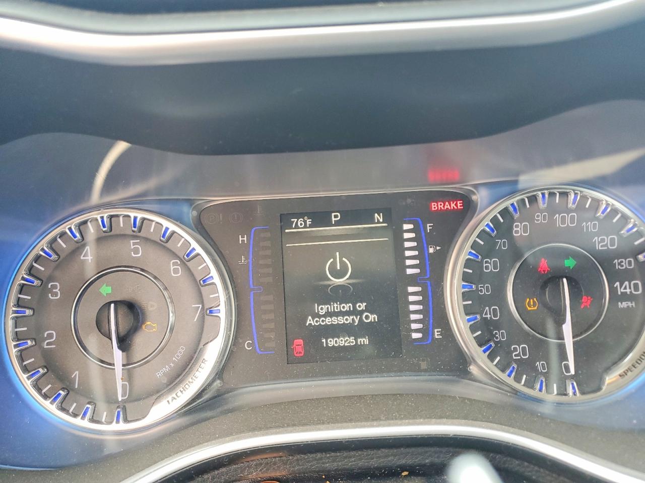 2015 CHRYSLER 200 LIMITED photo 9
