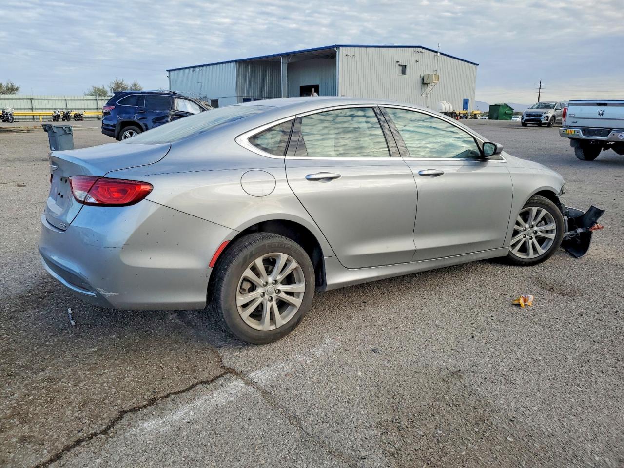 2015 CHRYSLER 200 LIMITED photo 3
