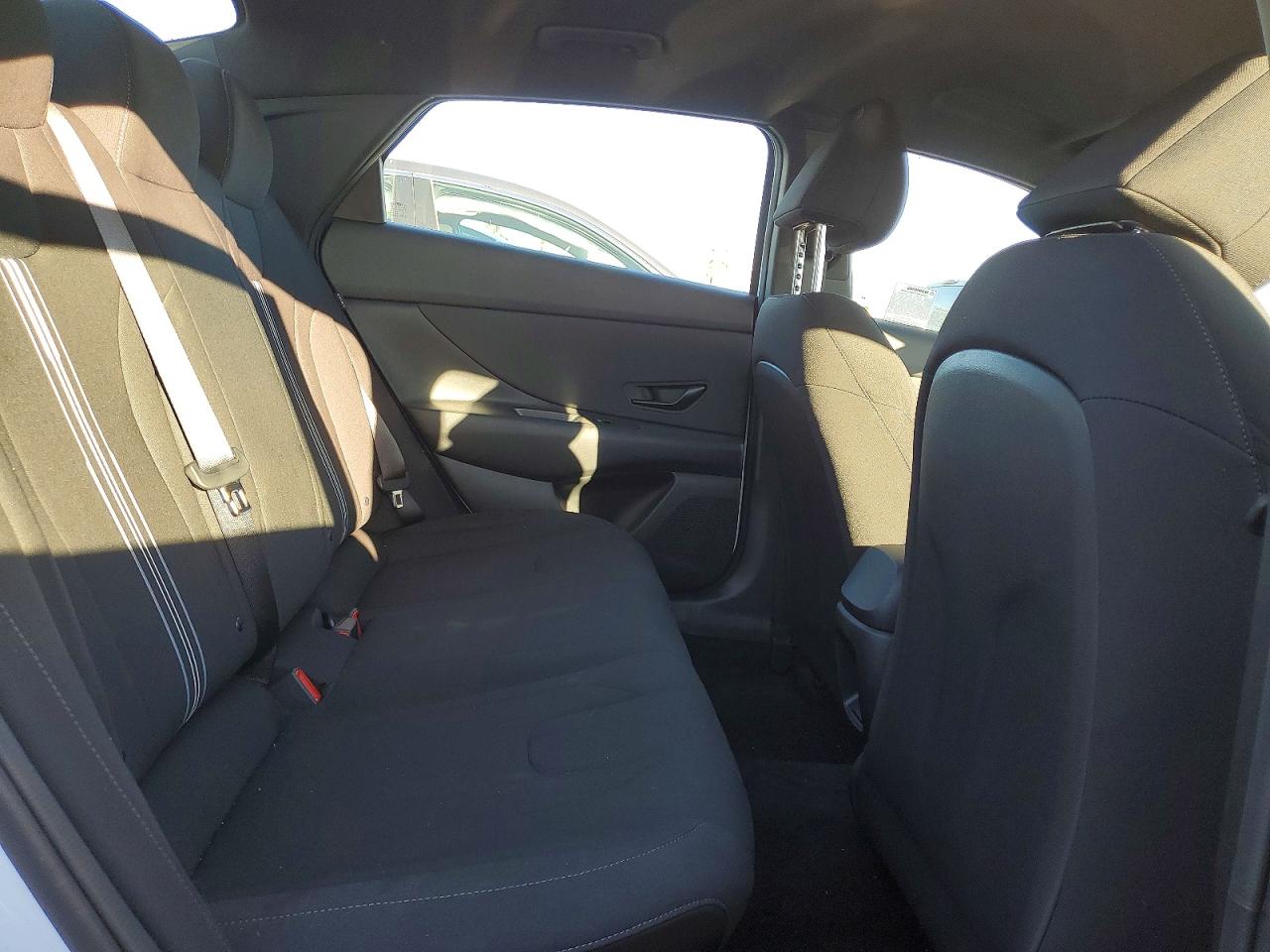 2025 HYUNDAI ELANTRA SEL SPORT photo 10
