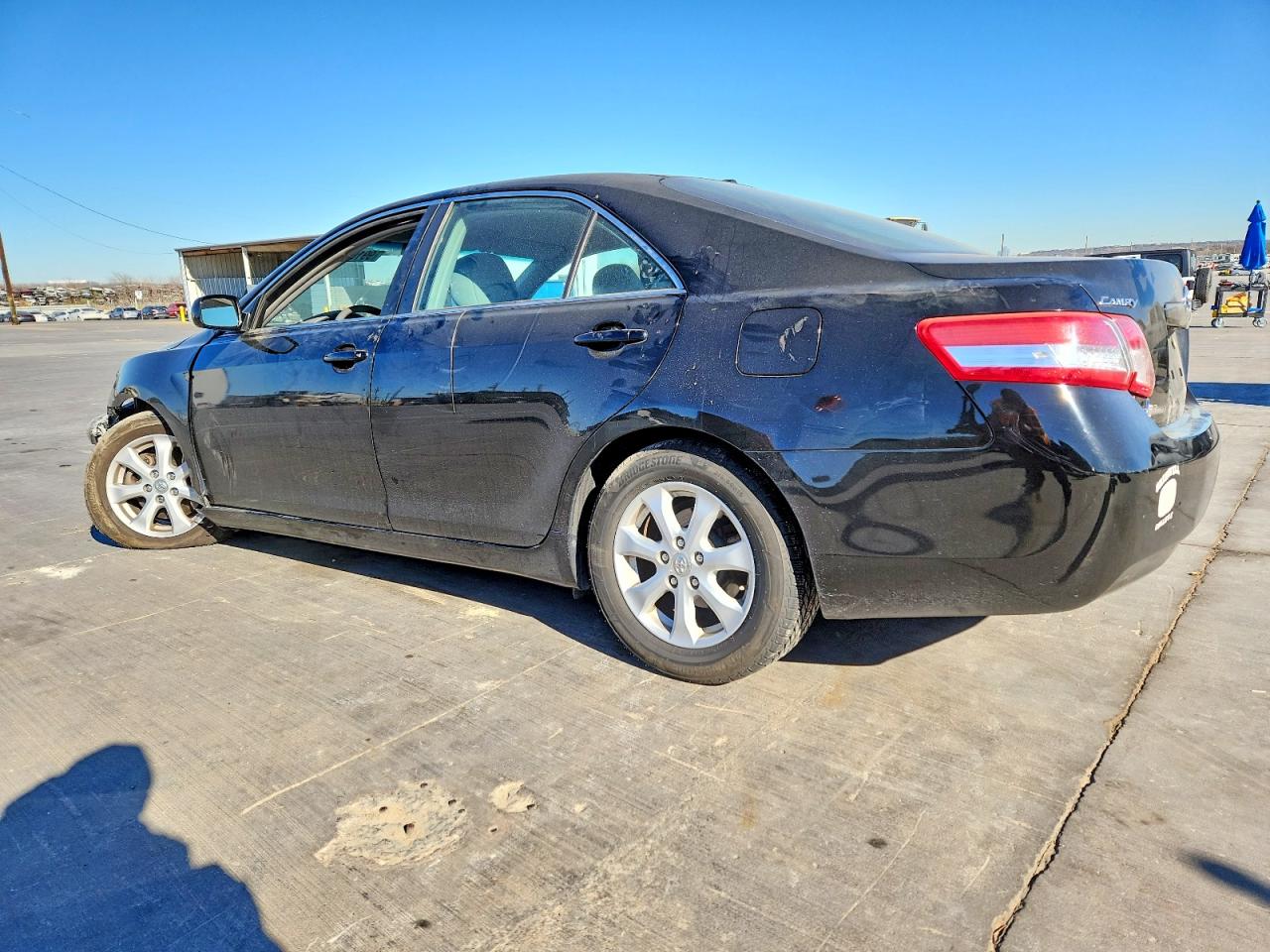 2011 TOYOTA CAMRY BASE photo 2