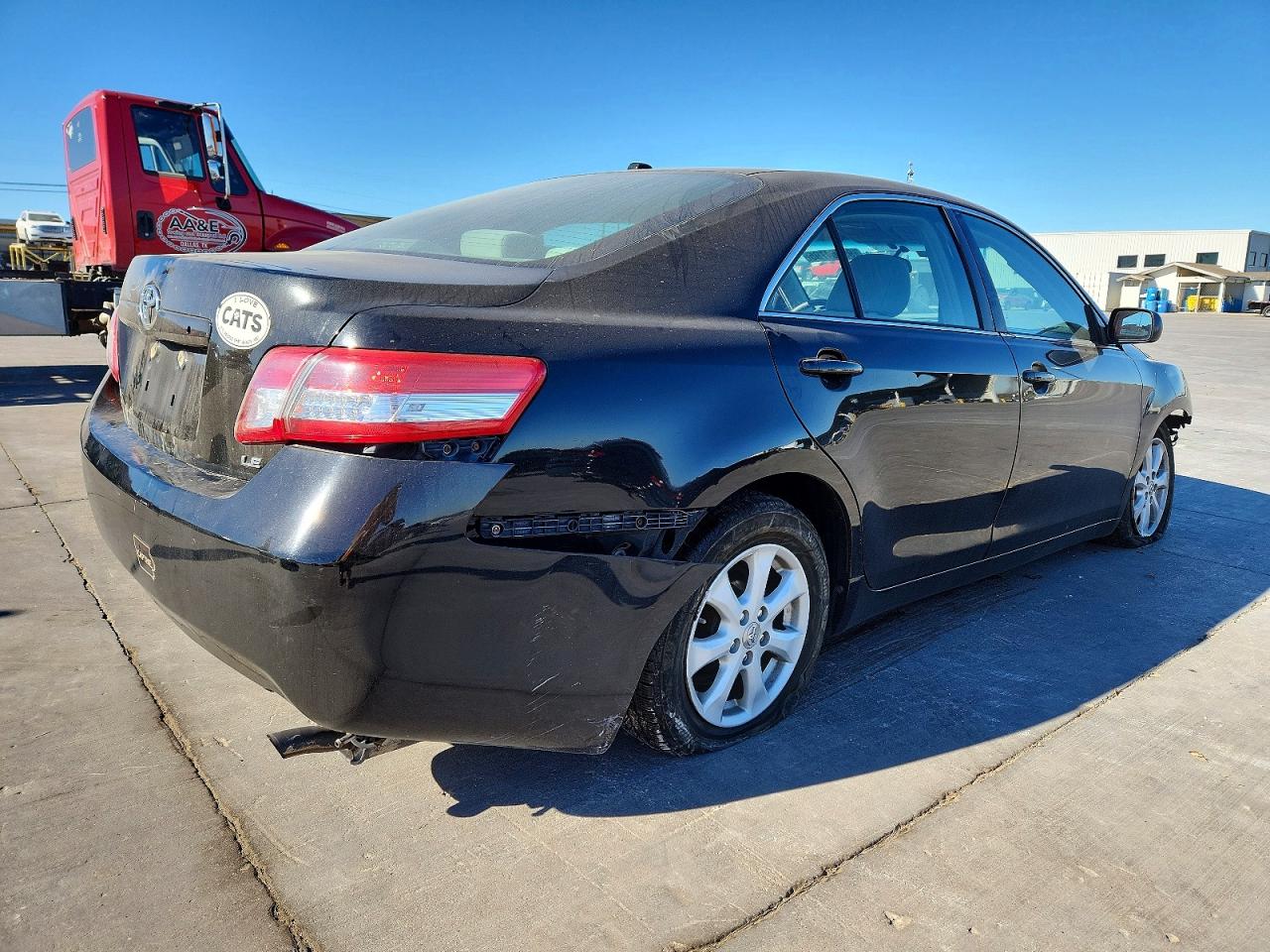 2011 TOYOTA CAMRY BASE photo 3