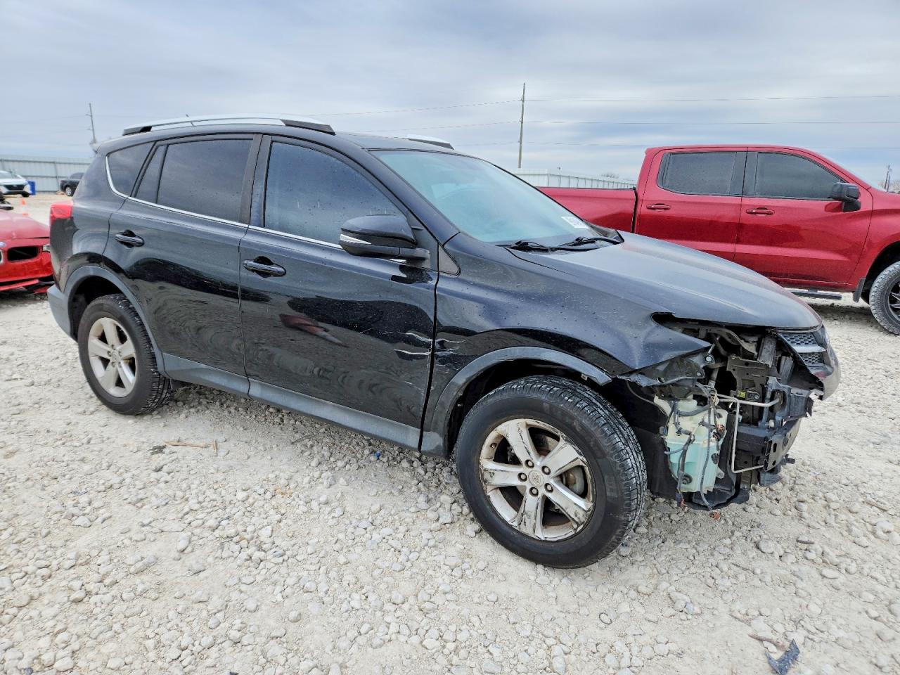 2014 TOYOTA RAV4 XLE photo 4