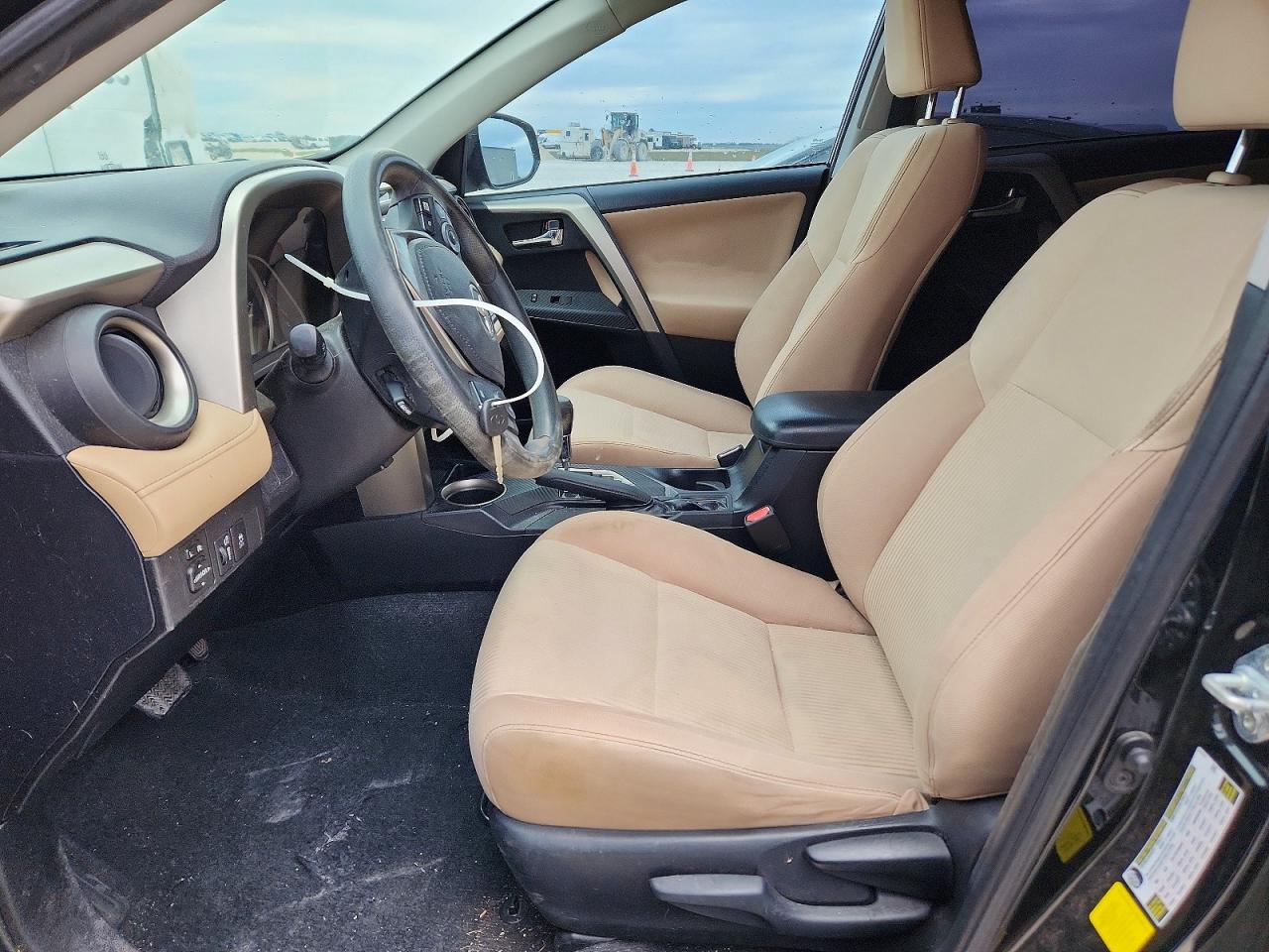 2014 TOYOTA RAV4 XLE photo 7