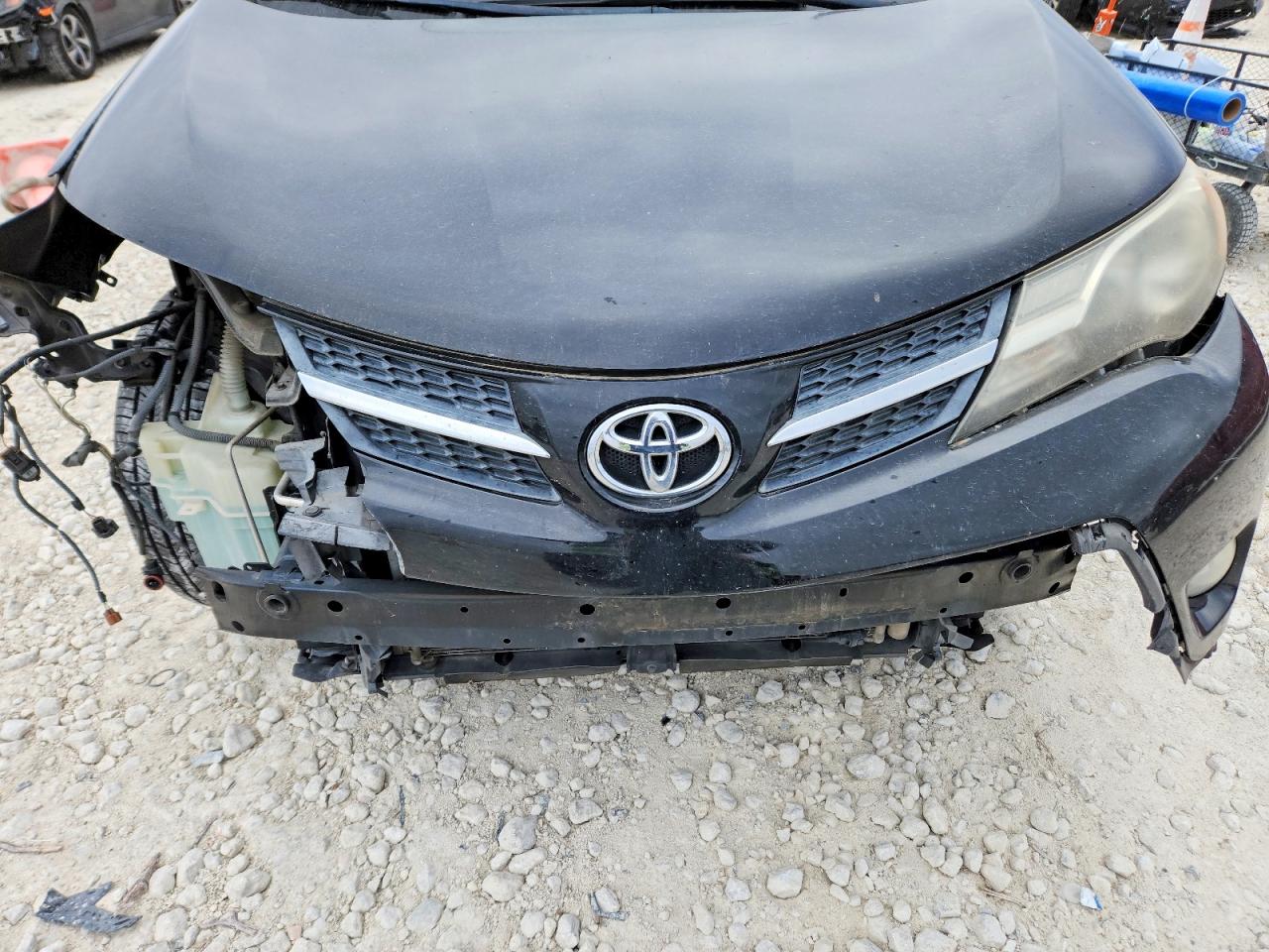 2014 TOYOTA RAV4 XLE photo 12